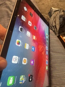 Apple iPad 6th Generation (2018) 32GB 128GB WiFi / 4G EXCELLENT CONDITION A++ - Picture 1 of 3