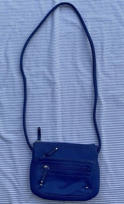 "Cartera bandolera Tignanello para mujer pequeña azul muchos bolsillos 9"" de ancho 8"" de alto" Foto 1 de 4