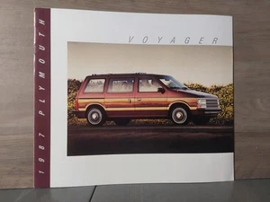 Catálogo folleto de autos Plymouth 1987 Voyager concesionarios publicidad de colección - Imagen 1 de 4