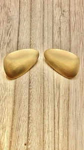 Vintage Signed Monet Matte Gold Clip On Earrings. - Picture 1 of 5