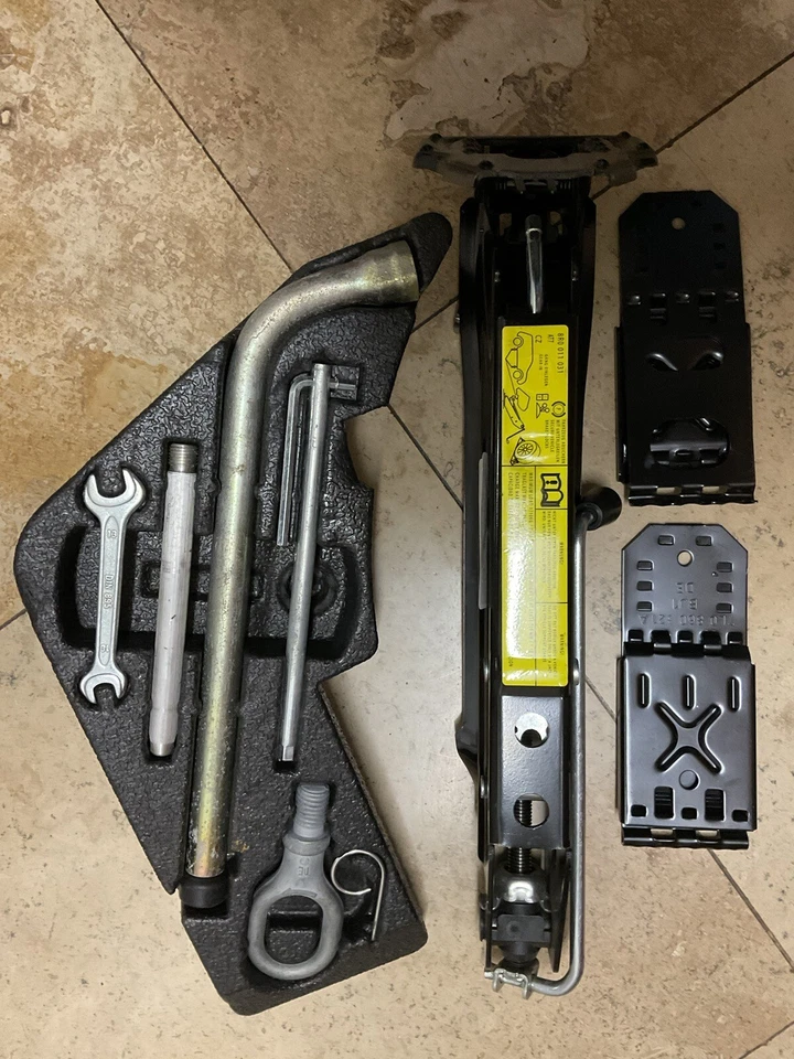 VW Volkswagen Touareg 2004-2007 gato de neumático con llave y herramientas OEM Foto 1 de 4