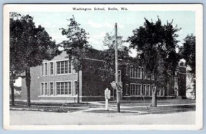 1920's BERLIN WISCONSIN WASHINGTON SCHOOL BUILDING ANTIQUE KROPP POSTCARD - Picture 1 of 2