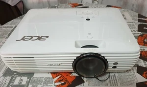 ACER M550 4K UHD 2900 ANSI Proyector de Cine en Casa - Blanco - Imagen 1 de 5