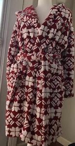 Vera Bradley Red White Christmas Hooded Cozy Fleece Robe Size S/M - NWT DF - Picture 1 of 5