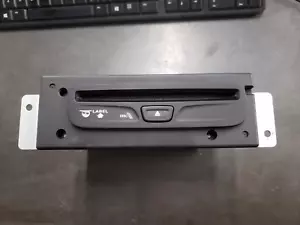 19 20 RAM 1500 Crew Cab CD Player New Style (6 lug wheel), w/Bench - Picture 1 of 5