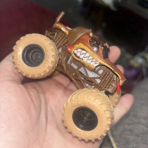 Monster Jam Monster Mutt Monster Truck Brown Wheels Version Rare Scale 1:64 - Picture 1 of 6