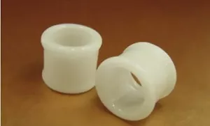 PAIR OF WHITE PYREX GLASS 6G 4MM TUNNELS PLUGS BODY JEWELRY PLUG - Picture 1 of 1