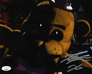 Foto auténtica firmada a mano de KELLEN GOFF "FUNTIME FREDDY Five Nights" 8x10 certificado de autenticidad JSA - Imagen 1 de 1