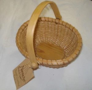 Vtg NANTUCKET Wicker Mini Basket Rattan Wood Base & Handle - Picture 1 of 2