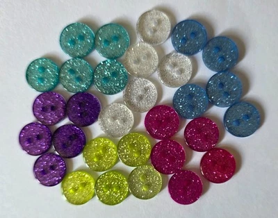 30 Glitter Sparkly Round Shape Resin Buttons Size 13mm 6 Colours & 5 of Each - Image 1 of 2