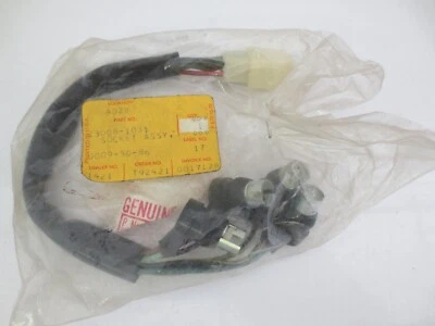 NUEVO Conjunto de enchufe genuino OEM Kawasaki 23008-1031 Foto 1 de 3