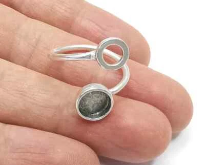 Кольцо пустое основание ободок кабошон антикварное посеребренное латунь 8 мм G27195 - Изображение 1 из 3