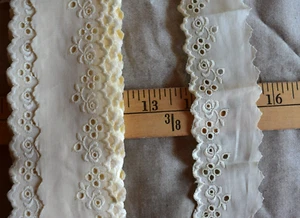 ECRU POLY EYELET LACE SCALLOPED EDGE FLAT 1 3/4 INCHES WIDE 4 1/4 YARDS - Picture 1 of 2