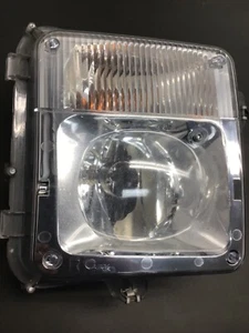CADILLAC SRX 2004-2009 Front Right Passenger Side Fog Lamp #25761286 - Picture 1 of 10