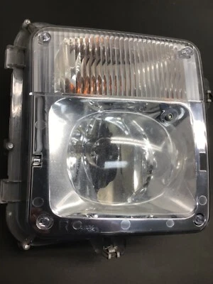 CADILLAC SRX 2004-2009 Front Right Passenger  Side Fog Lamp #25761286 - Изображение 1 из 4