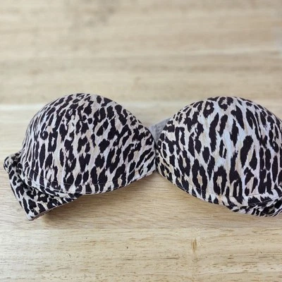 Sujetador sin tirantes Victoria’s Secret 32C estampado animal satinado alterado Foto 1 de 4