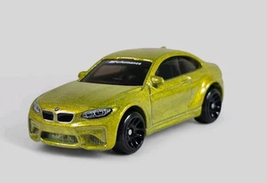 BMW M2 F87 2016 cupé diorama coleccionable modelo de coche fundido a presión 1:64 verde suelto - Imagen 1 de 8