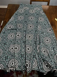 LuLaRoe Maxi Skirt Size Small Green/Black Aztec Print NWOT - Picture 1 of 2