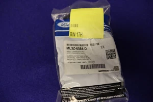 NEW 21-24 Ford F-150 5.0L RH Gasket ML3Z-6584-D AKF0824 - Picture 1 of 4