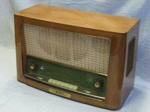 SABA Freiburg 6-3D Röhrenradio, helles Holz mit grüner Skala - Bild 1 von 16