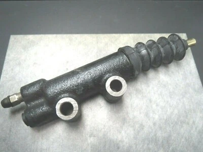 Cilindro esclavo de embrague para Toyota Landcruiser 1985-87 hecho en Japón - ¡Envío rápido! Foto 1 de 4