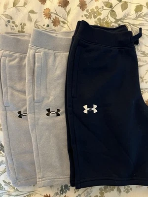 Lote de 5 pantalones cortos Under Armour YM juveniles medianos para niños Foto 1 de 4
