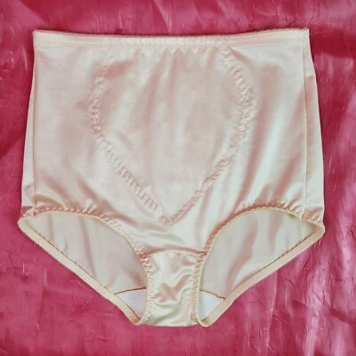  Braguita modeladora beige corte completo control moderado talla L brillante sedosa abuela BALI Foto 1 de 4