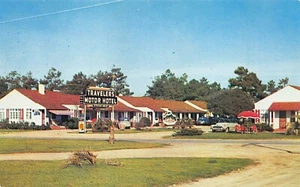 Myrtle Beach SC Travelers Motor Hotel Old Cars on U. S. 17 Postcard - Picture 1 of 2
