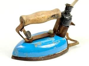 Vintage 1950s Electric Iron Blue Enamel & Wood Handle - TV Film Prop Display Art - Picture 1 of 14