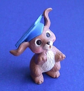 Hallmark MERRY MINIATURES Vintage GRADUATE DOG Graduation CAP 1988 Figurine NEW - Picture 1 of 2