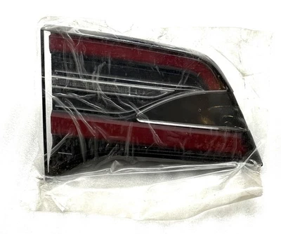 LUZ TRASERA MALETERO TESLA MODELO X 1034336-00-A 103433600A LH Driver 16-20 (OEM) NUEVO Foto 1 de 3