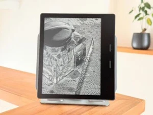 Amazon Kindle Oasis 3 with adjustable warm light 10th gen 32GB No Ads Excellent - Picture 1 of 8