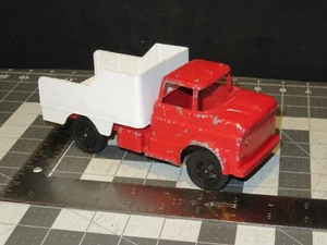 "Camión de volteo vintage Tootsietoy rojo y blanco de 7,5" - Imagen 1 de 8