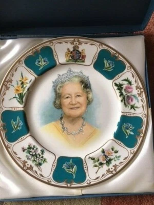 Royal Doulton Queen Mother's 90th Birthday Commemorative Plate - Image 1 of 4