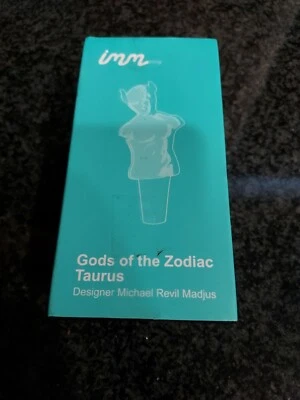 IMM Living TAURUS zodiaco astrología corcho, tapón de vino diseñador Michael R Madjus Foto 1 de 4