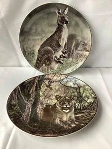 2 Royal Doulton Large Plates Kangaroo & Lioness Decorative Plates - Sepia Affect - Picture 1 of 10
