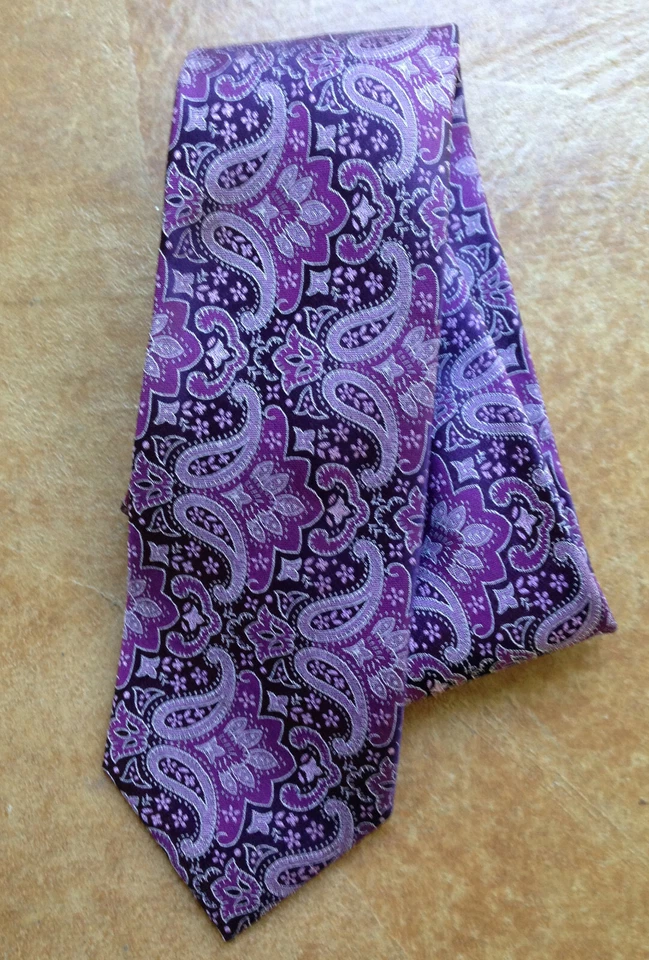 Nueva corbata de cuello 100 % seda The Men's Store Bloomingdale's, púrpura  Foto 1 de 1