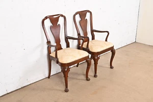 Baker Furniture Queen Anne Carved Mahogany Dining Armchairs, Pair - Picture 1 of 12
