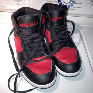 Nike Air Jordan Access Jumpman schwarz rot Turnschuhe Größe 10,5 AR3762-006 - Bild 1 von 14