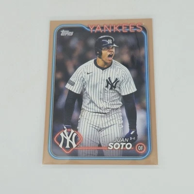 2024 Topps Update Series - #US1 Juan Soto Gold /2024 New York Yankees  - Image 1 of 2