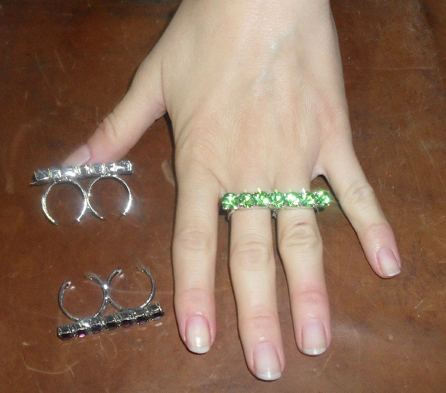 anello doppio dito strass ss29 circa 5 mm verde peridot bagno ARGENTO made italy - Immagine 1 di 1