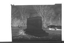 (1) Negativo Foto imprensa Preto e Branco, documentando Mh Baker Sepultura Lápide Cemitério T4543