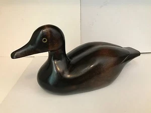 Schöne handgefertigte Entenfigur aus dunklem Holz - Bild 1 von 5