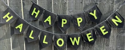 Banderín de fieltro hecho a mano "Feliz Halloween"  Foto 1 de 2