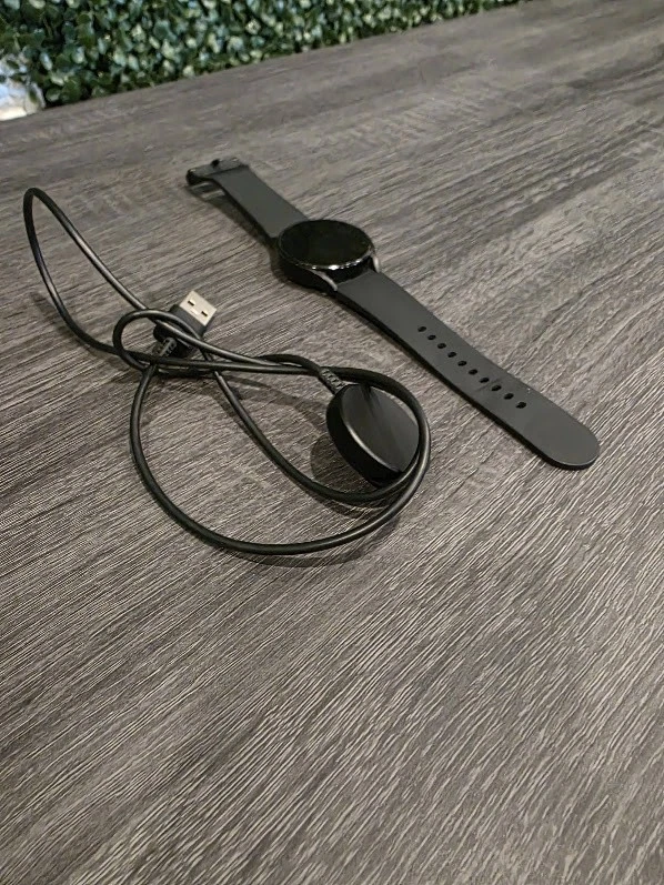 Reloj inteligente Samsung Galaxy Watch4 SM-R860 grafito 40 mm carcasa Wi-Fi GPS LEER Foto 1 de 4