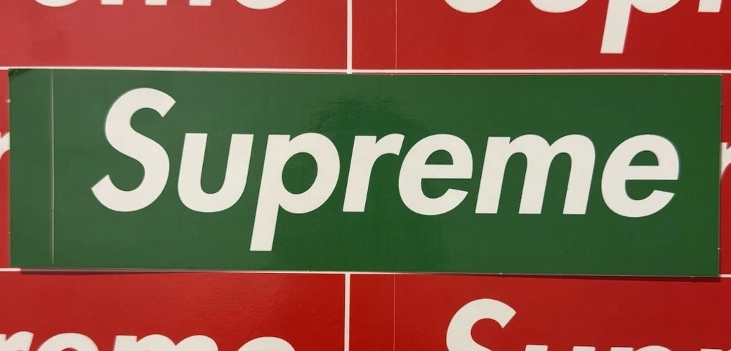 Preços baixos em Caixa de Logotipos Adesivos Supreme | eBay