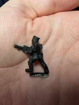 Warhammer 40k Citadel Imperial Guard Metal Mordian Iron Guard Trooper Lasgun - Image 1 of 2