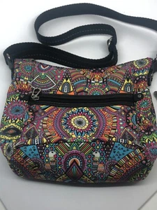 Sakroots Multicolor Bandolera Bolso Metal Llama Borlas Dije Nuevo sin Etiquetas - Imagen 1 de 5