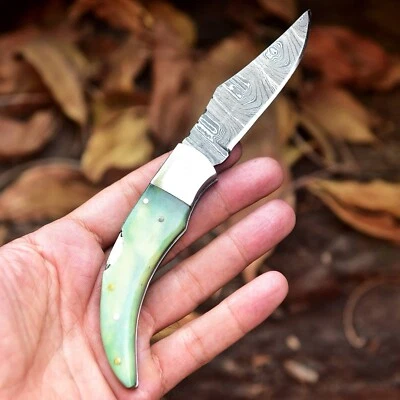 Cuchillo de bolsillo hecho a mano de acero Damasco plegable hoja desolladora mango de hueso de camello Foto 1 de 4