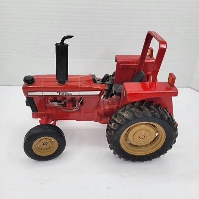 2001 Maisto Hasbro Tonka Tractor Red Plastic Toy Farm Working Drop Hitch 8" - Image 1 of 4